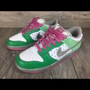 womens Nike 6.0 Dunks Low Top NKE ‘Stars’  Size 8